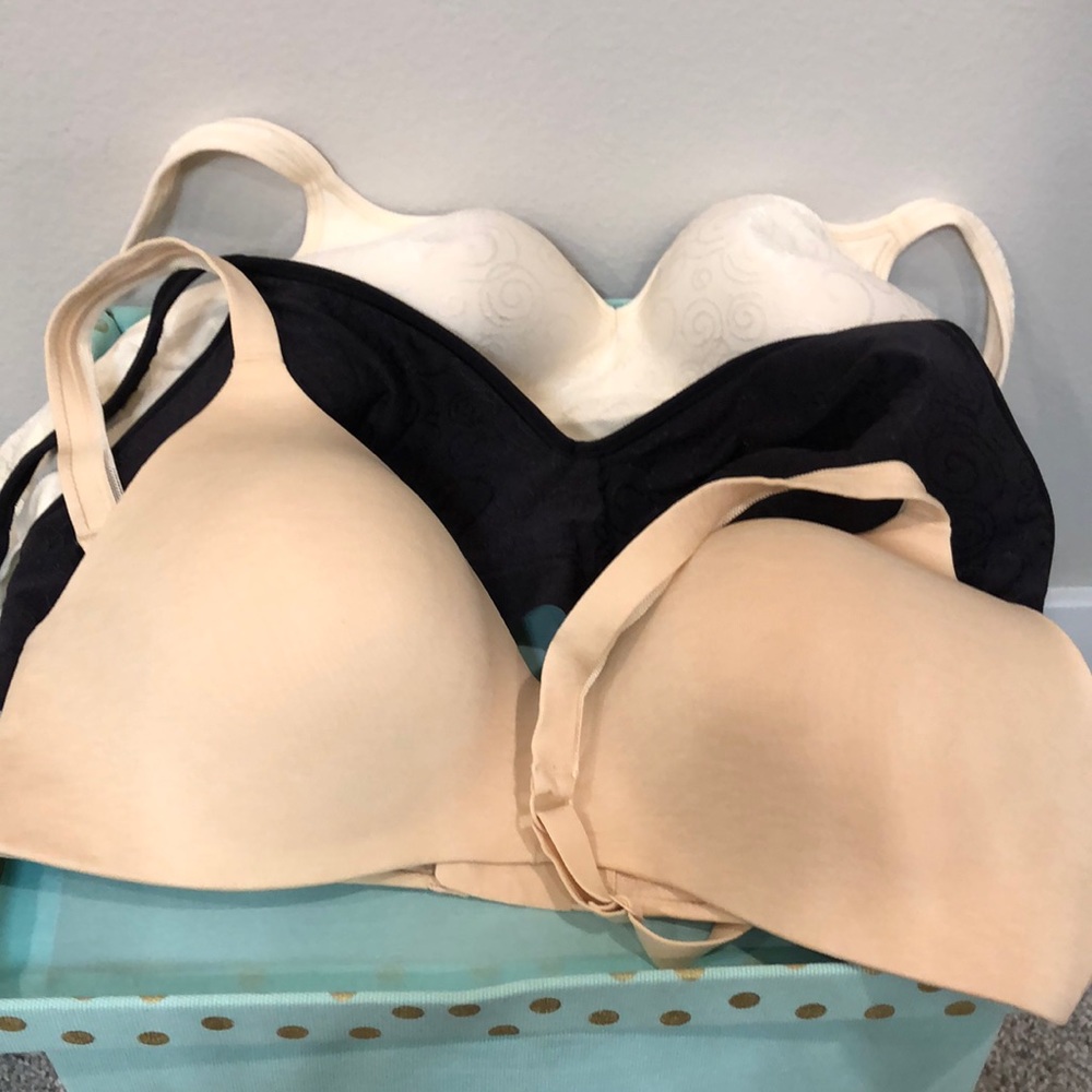 Bali Three Bras Cream Beige Black 38C NWOT